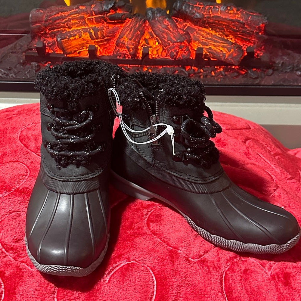 NWT Sperry Women's Saltwater Lux Black Winter Boots 6.5